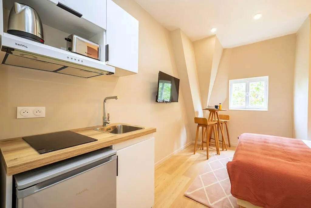 Neuf Beaux Quartiers 17eme Arrondissement * Paris